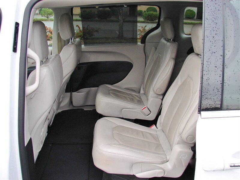 used 2021 Chrysler Pacifica car, priced at $23,470