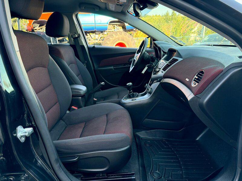 used 2014 Chevrolet Cruze car, priced at $9,988