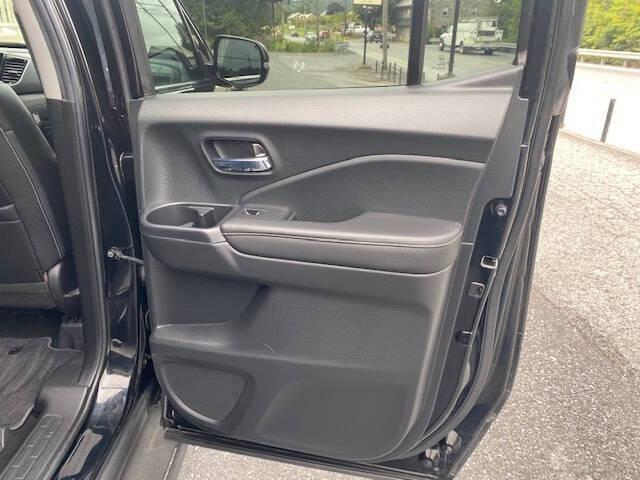 used 2023 Honda Ridgeline car, priced at $33,900