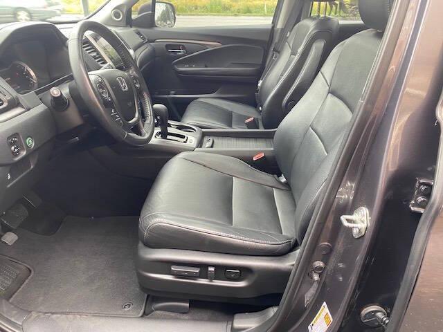 used 2017 Honda Pilot car, priced at $27,900