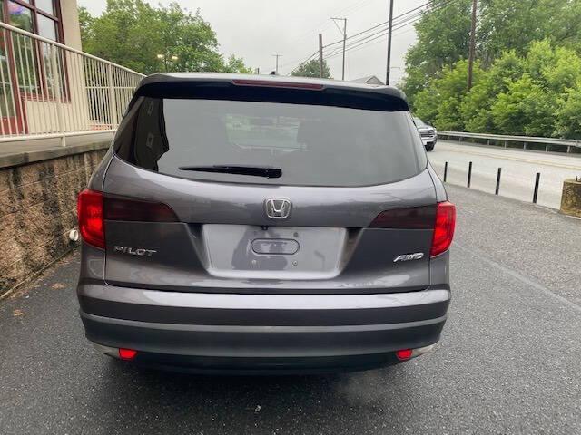 used 2017 Honda Pilot car, priced at $27,900