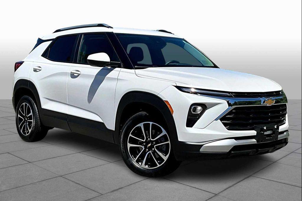 used 2024 Chevrolet TrailBlazer car, priced at $25,200