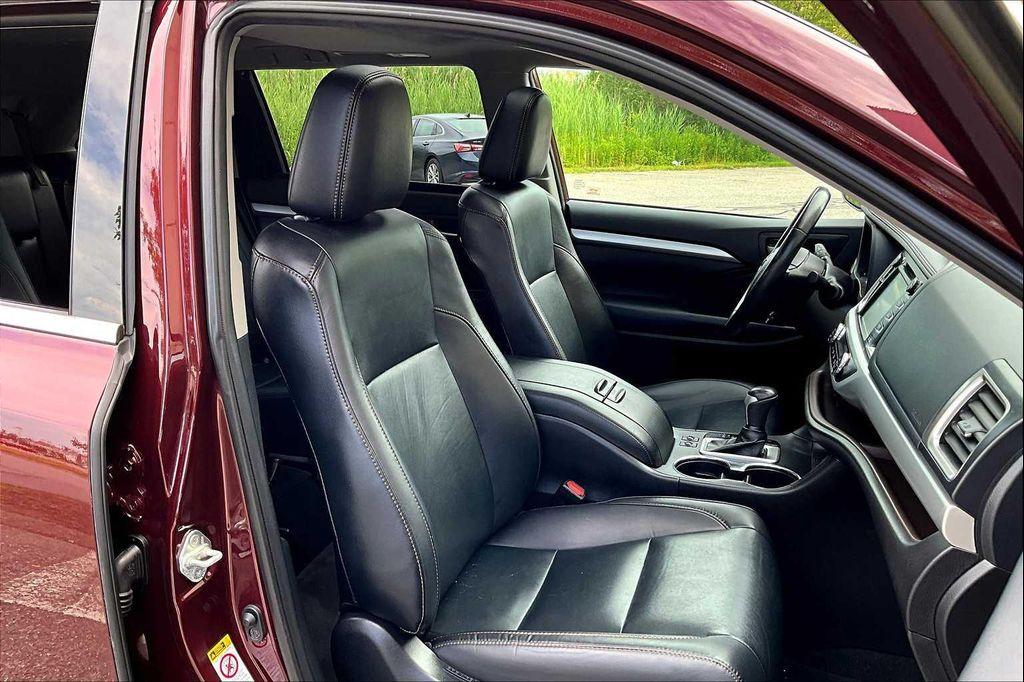 used 2019 Toyota Highlander car, priced at $27,300
