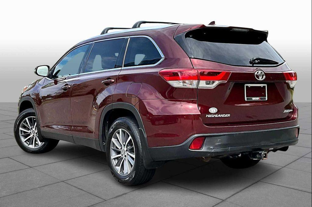 used 2019 Toyota Highlander car, priced at $27,300