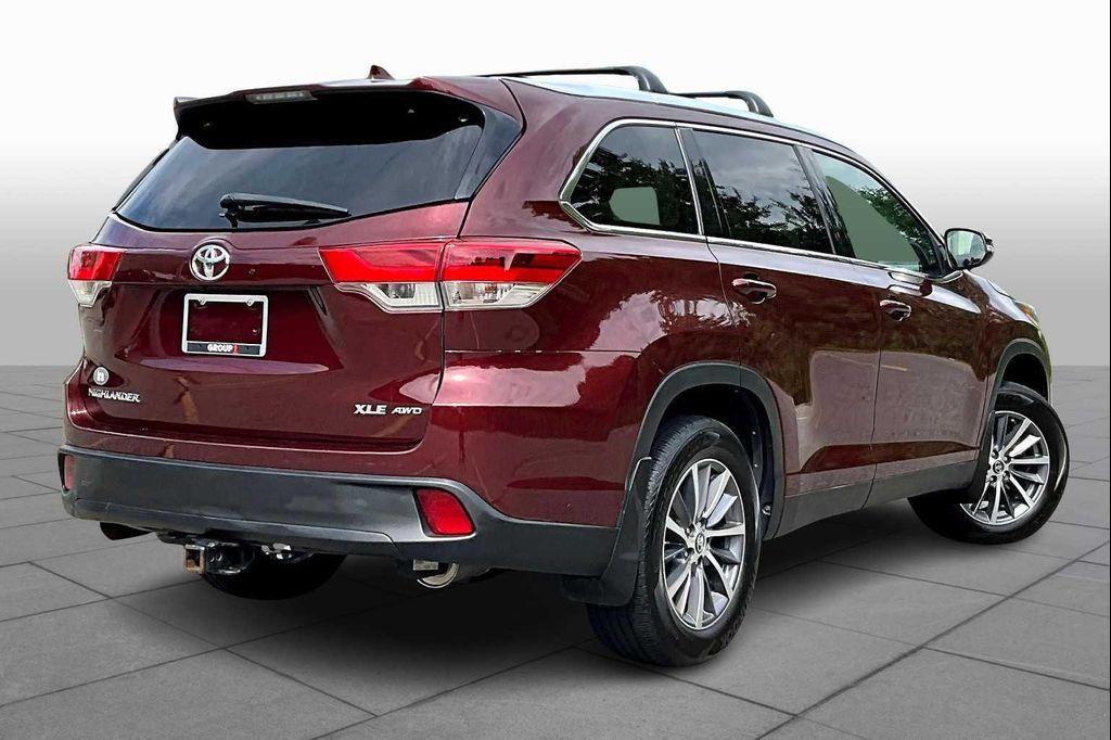 used 2019 Toyota Highlander car, priced at $27,300