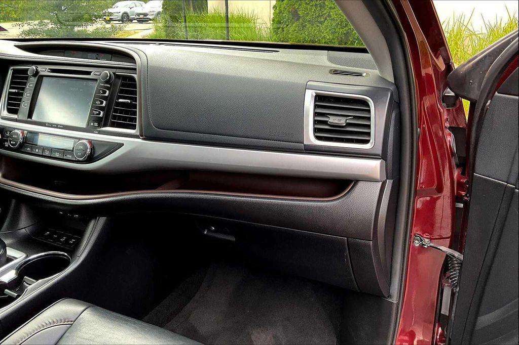 used 2019 Toyota Highlander car, priced at $27,300