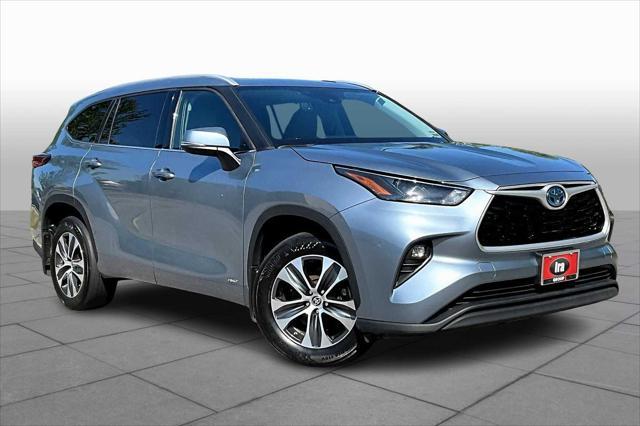 used 2022 Toyota Highlander Hybrid car, priced at $36,200