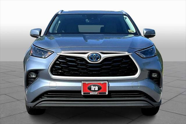 used 2022 Toyota Highlander Hybrid car, priced at $36,200