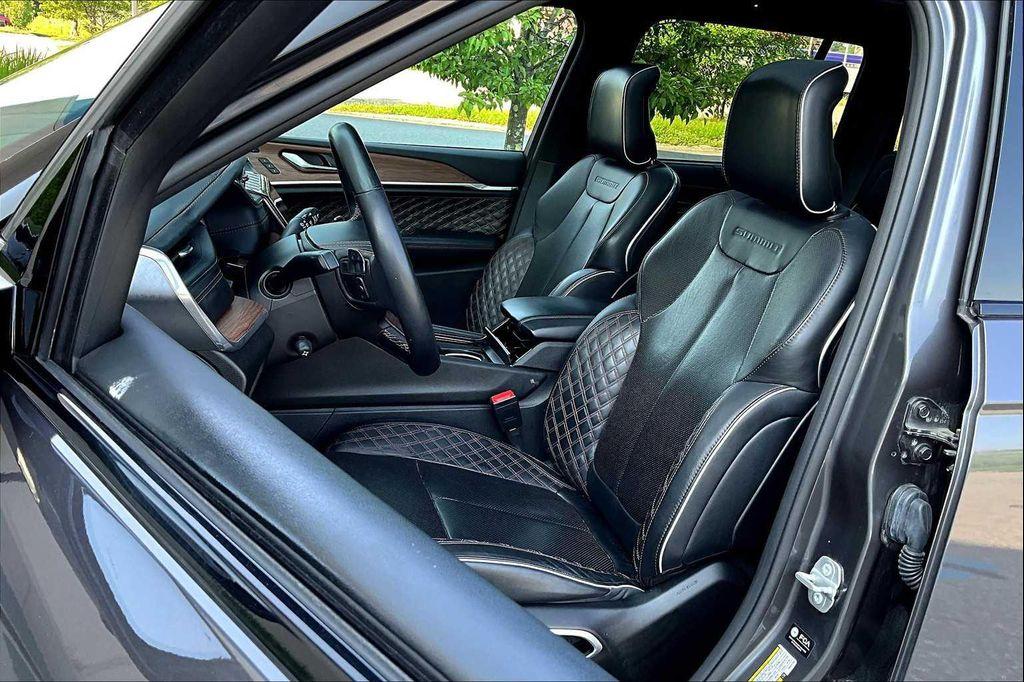 used 2023 Jeep Grand Cherokee car, priced at $34,500