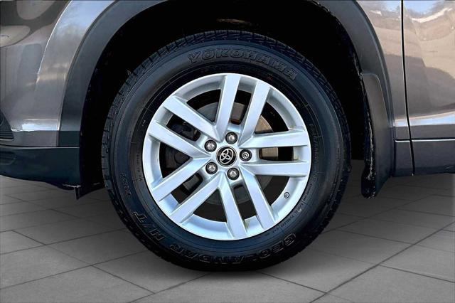 used 2016 Toyota Highlander car, priced at $20,818