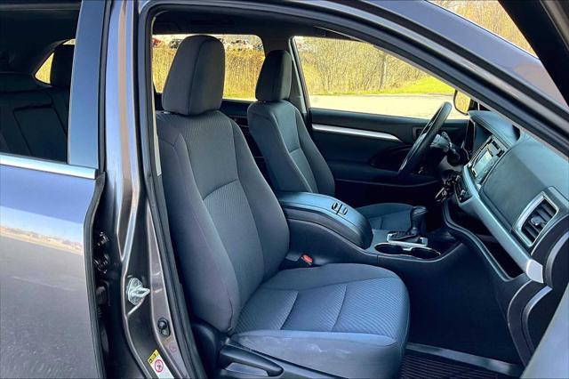 used 2016 Toyota Highlander car, priced at $20,818