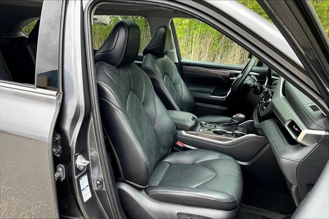 used 2021 Toyota Highlander car, priced at $39,500