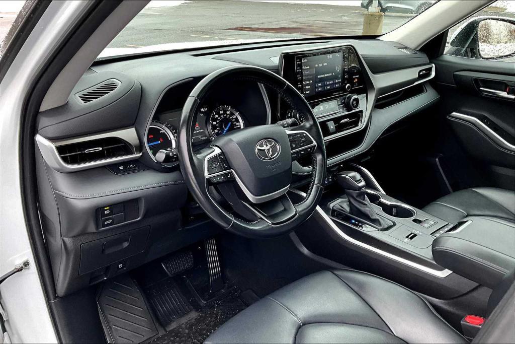 used 2022 Toyota Highlander Hybrid car, priced at $37,947