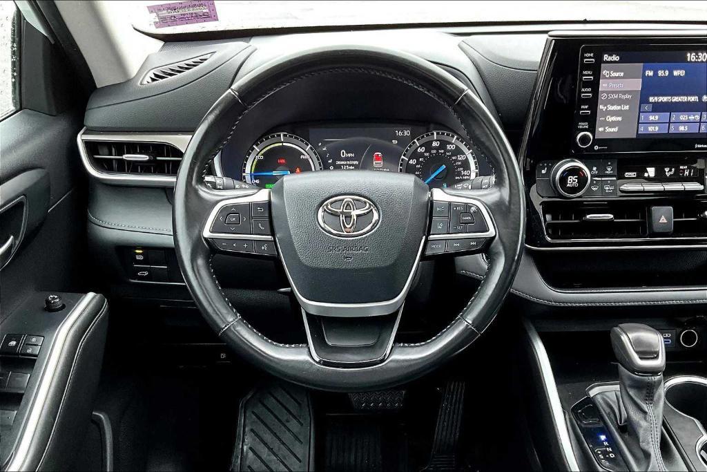 used 2022 Toyota Highlander Hybrid car, priced at $37,947