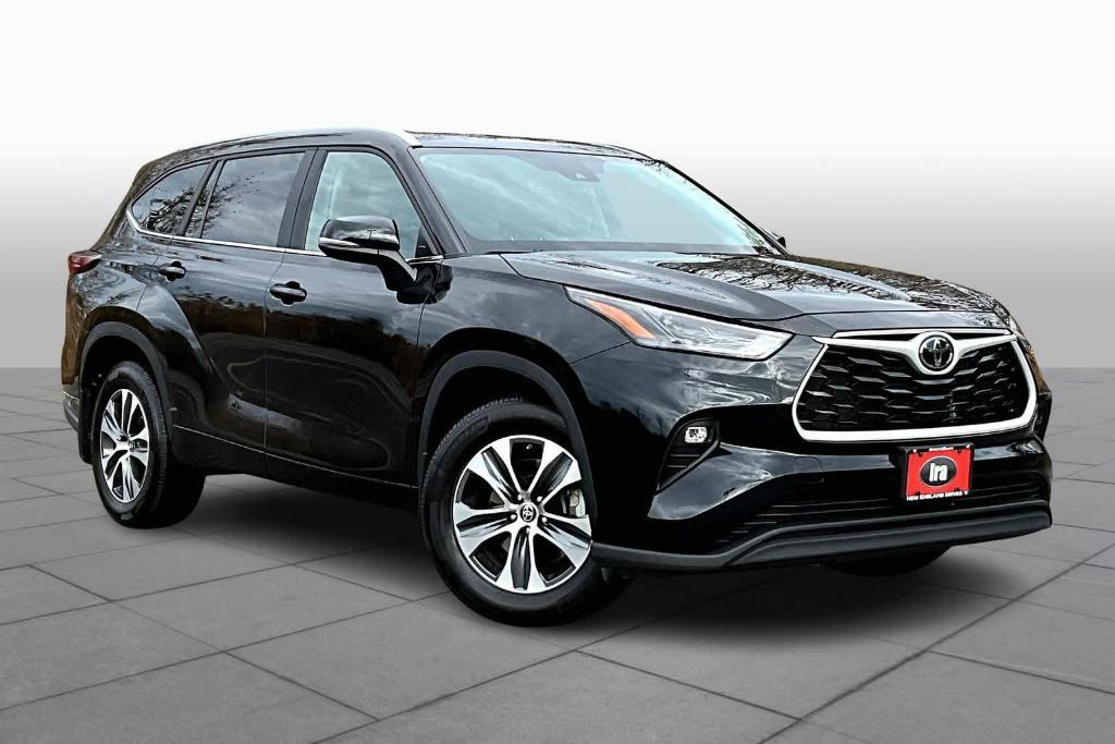 used 2024 Toyota Highlander car, priced at $47,900