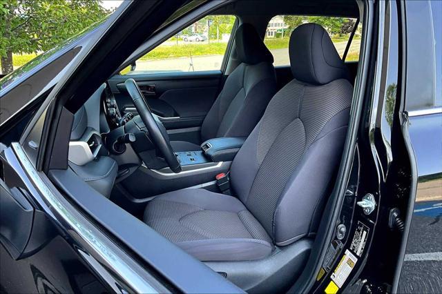 used 2023 Toyota Highlander Hybrid car, priced at $37,900