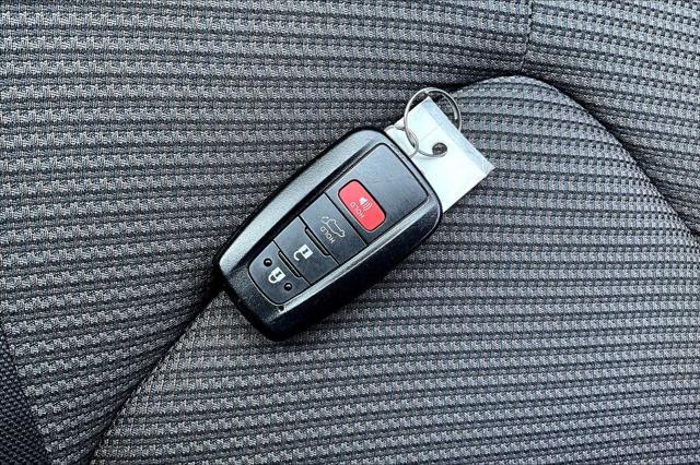 used 2023 Toyota Highlander Hybrid car, priced at $37,900