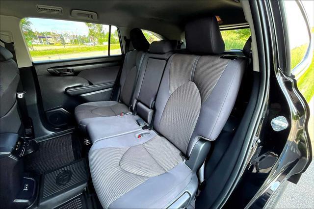 used 2023 Toyota Highlander Hybrid car, priced at $37,900