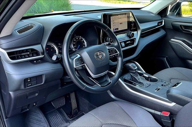 used 2023 Toyota Highlander Hybrid car, priced at $37,900
