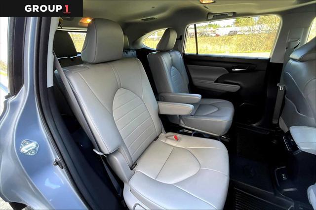used 2022 Toyota Highlander car, priced at $42,900