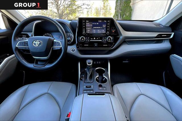 used 2022 Toyota Highlander car, priced at $42,900