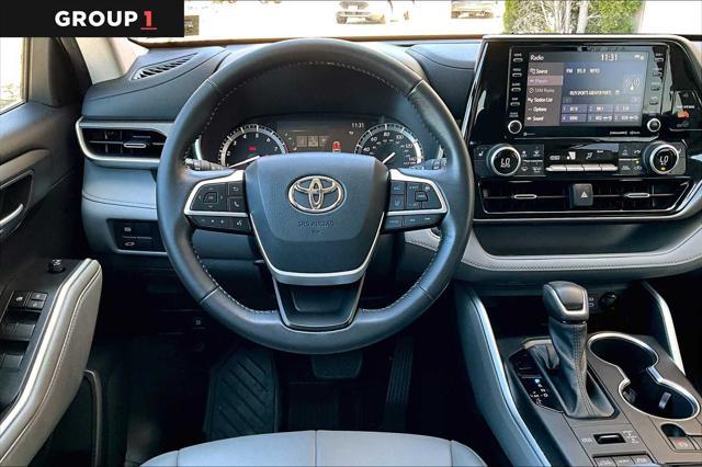 used 2022 Toyota Highlander car, priced at $42,900