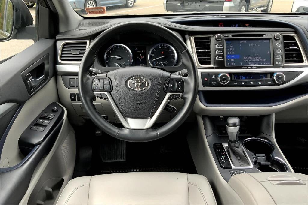 used 2019 Toyota Highlander car, priced at $29,200