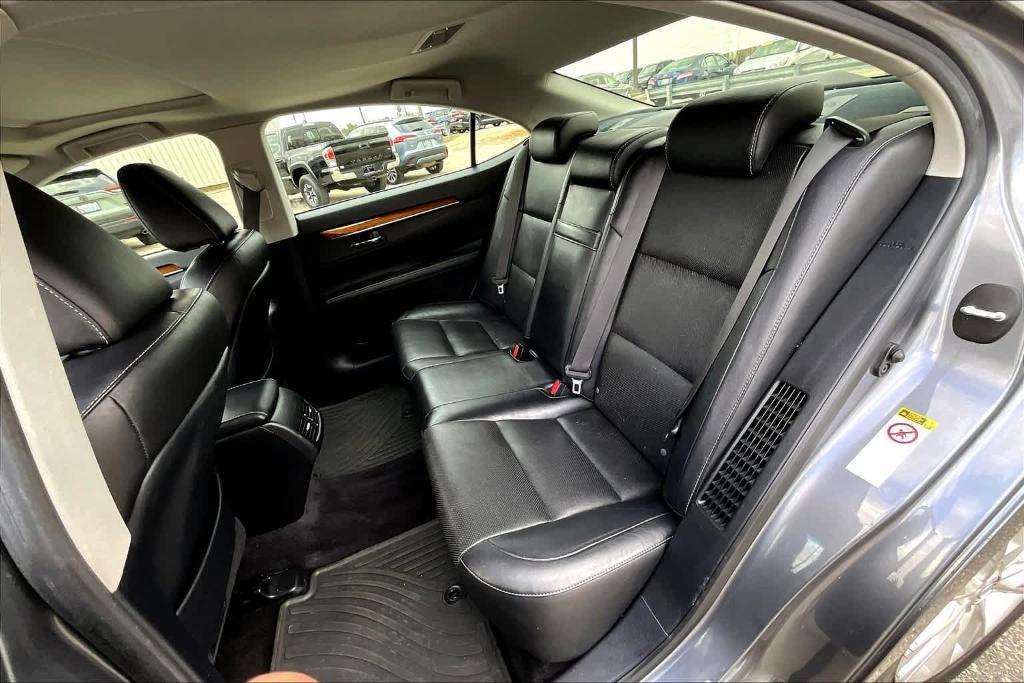 used 2015 Lexus ES 300h car, priced at $14,500