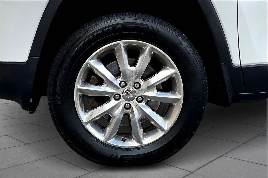 used 2015 Jeep Cherokee car, priced at $8,991