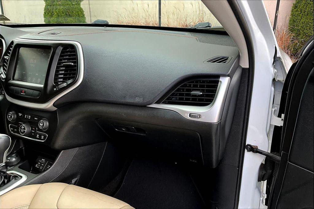 used 2015 Jeep Cherokee car, priced at $8,991
