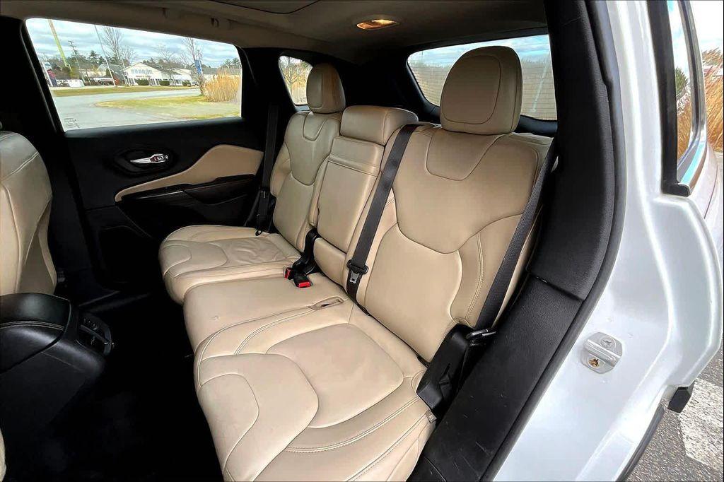 used 2015 Jeep Cherokee car, priced at $8,991