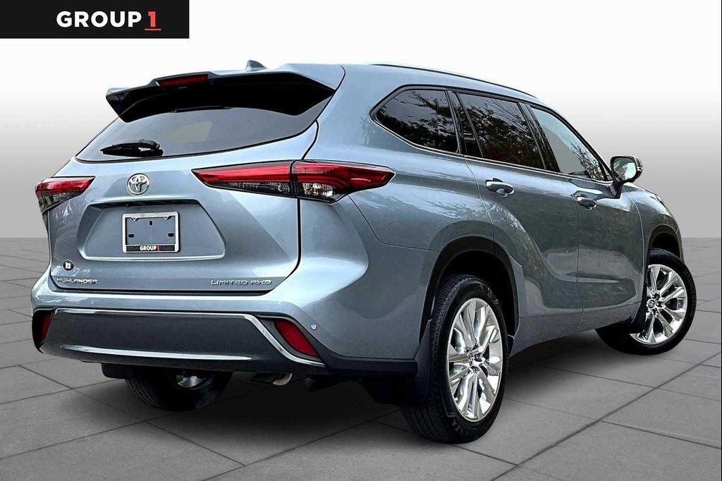 used 2023 Toyota Highlander car, priced at $41,991