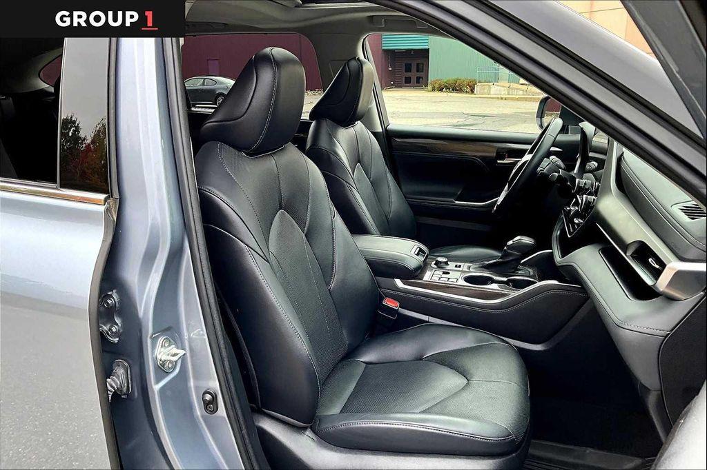 used 2023 Toyota Highlander car, priced at $41,991
