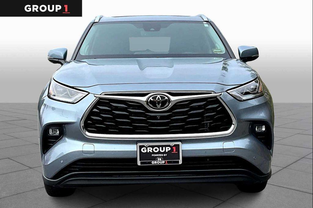 used 2023 Toyota Highlander car, priced at $41,991