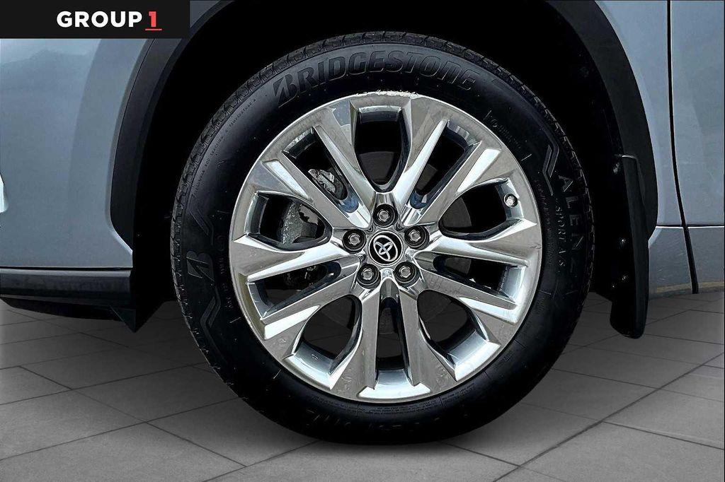 used 2023 Toyota Highlander car, priced at $41,991