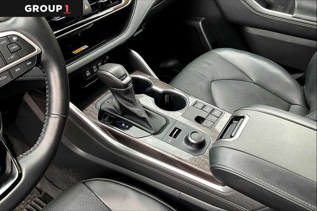 used 2023 Toyota Highlander car, priced at $41,991