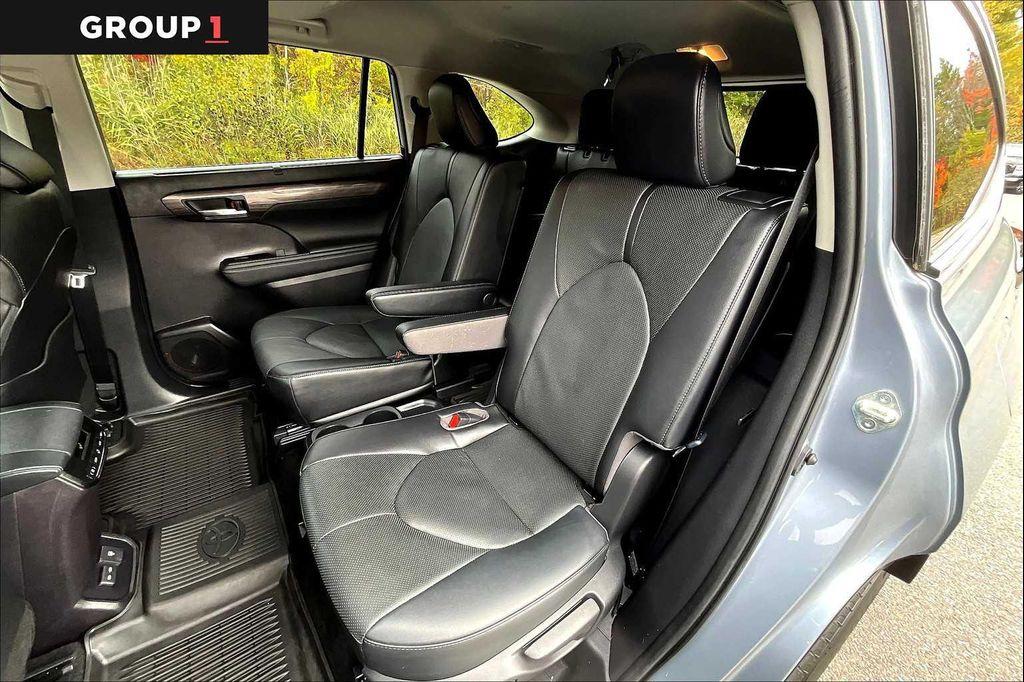 used 2023 Toyota Highlander car, priced at $41,991