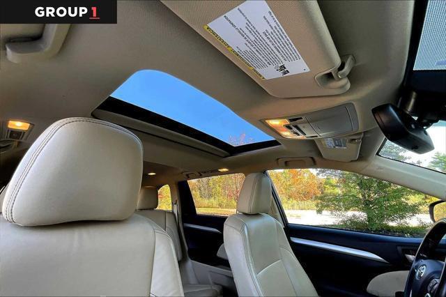 used 2019 Toyota Highlander car, priced at $24,120