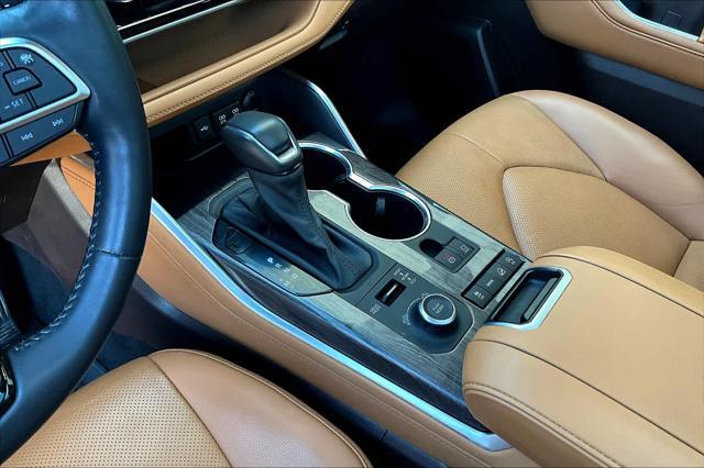 used 2020 Toyota Highlander car, priced at $38,990