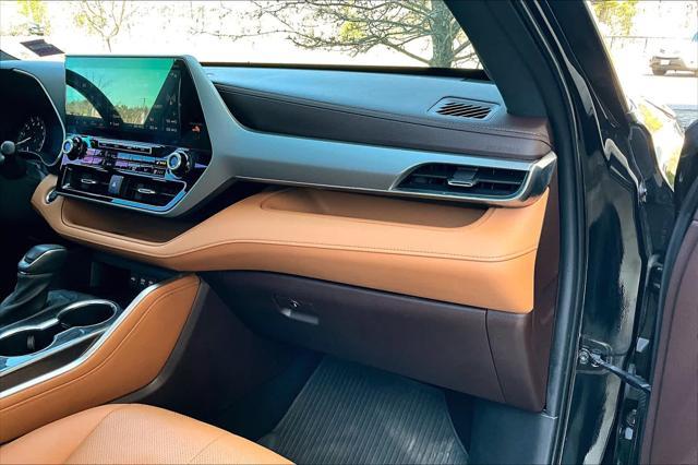 used 2020 Toyota Highlander car, priced at $38,990