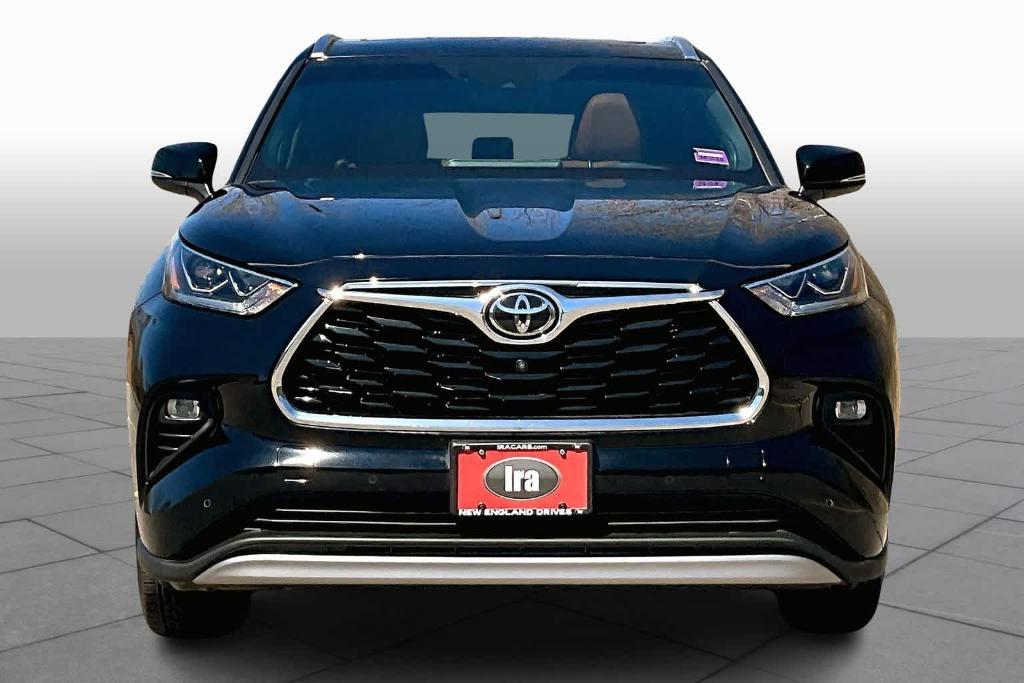 used 2020 Toyota Highlander car, priced at $39,900