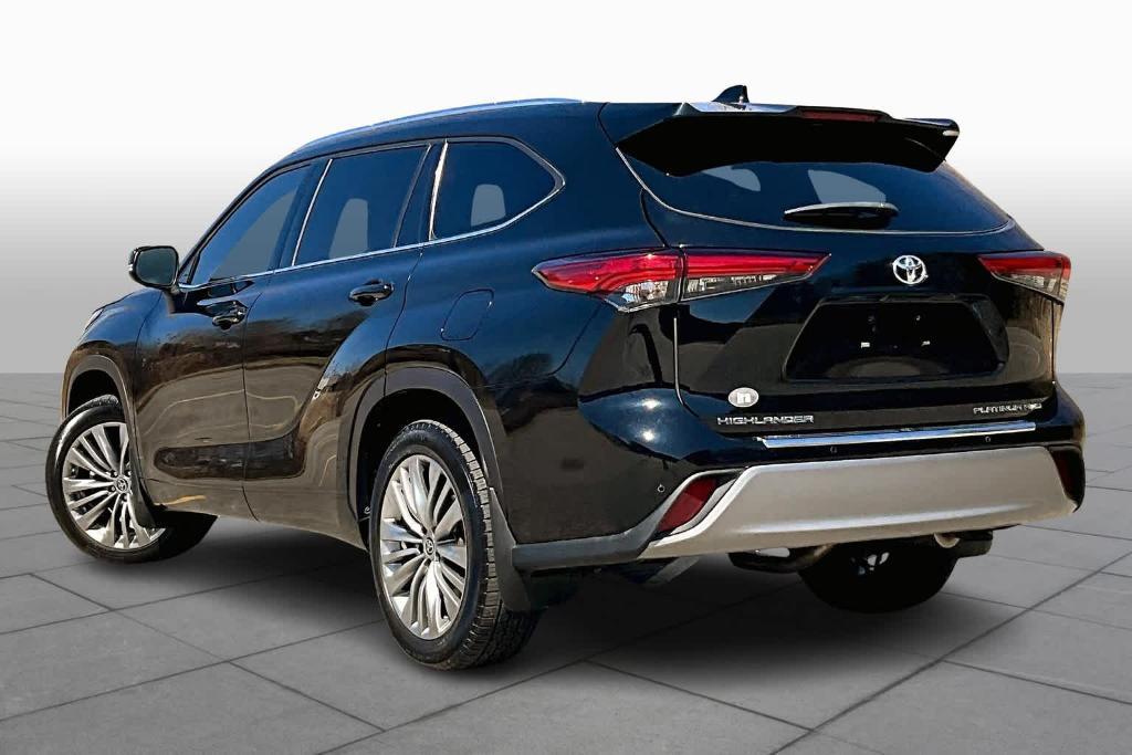 used 2020 Toyota Highlander car, priced at $39,900