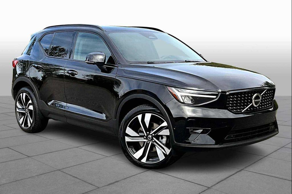used 2025 Volvo XC40 car, priced at $33,500