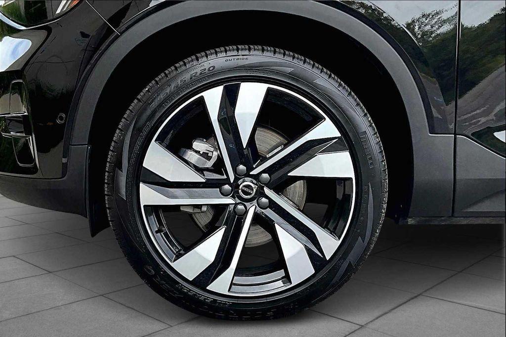 used 2025 Volvo XC40 car, priced at $33,500