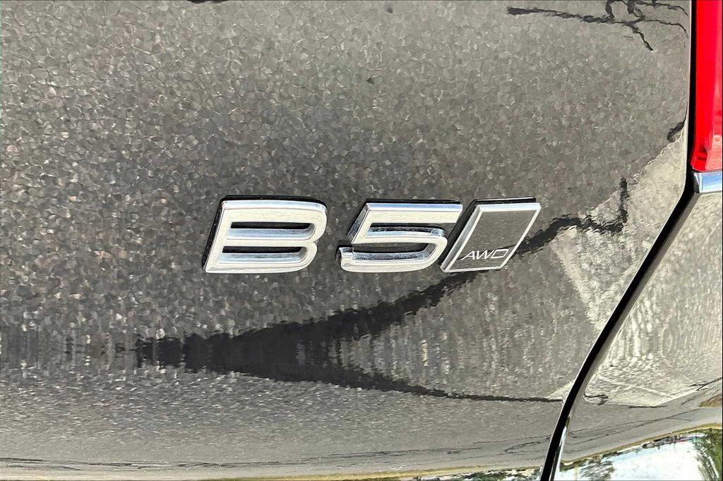 used 2025 Volvo XC40 car, priced at $33,500