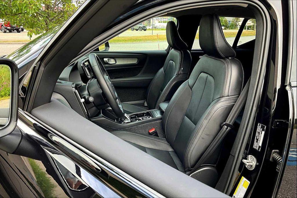 used 2025 Volvo XC40 car, priced at $33,500