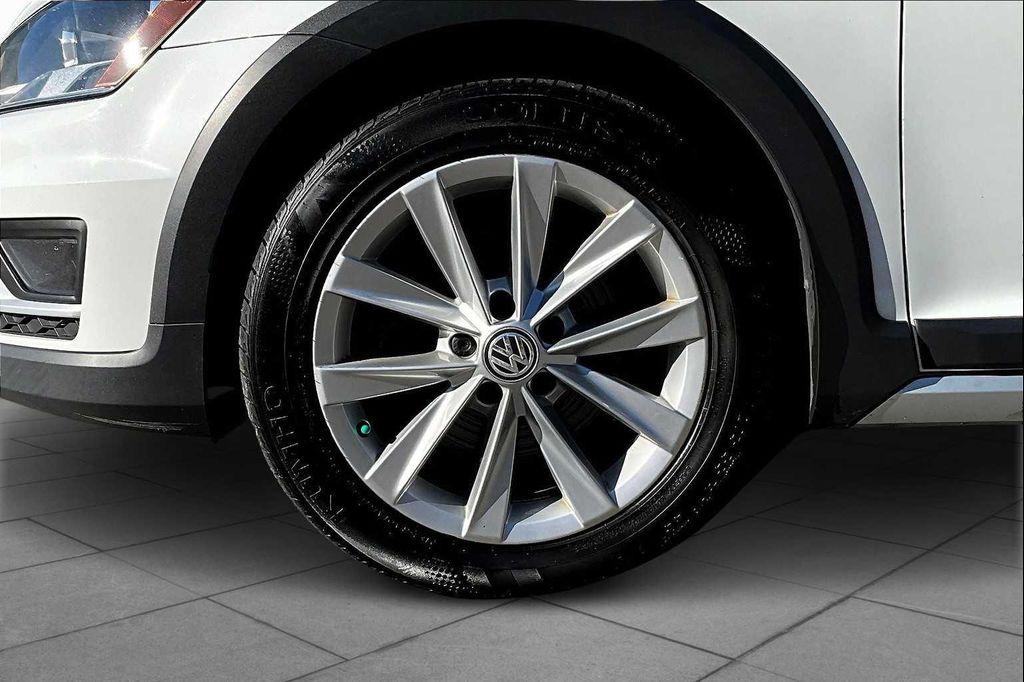 used 2017 Volkswagen Golf Alltrack car, priced at $14,991