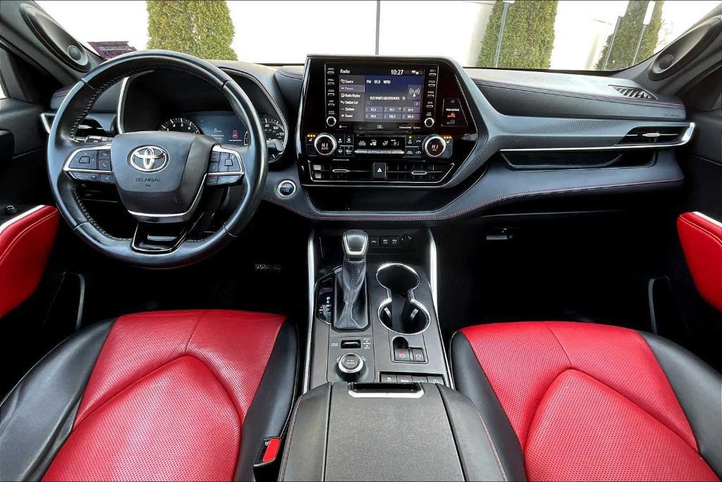 used 2021 Toyota Highlander car, priced at $27,990