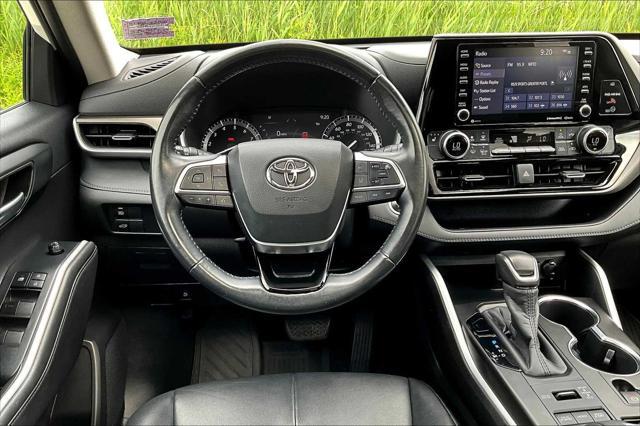 used 2020 Toyota Highlander car, priced at $28,900