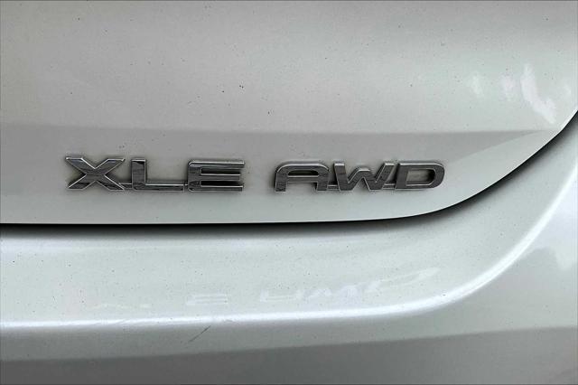 used 2020 Toyota Highlander car, priced at $28,900